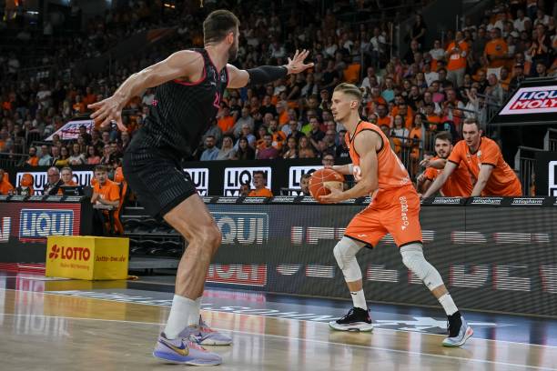 亚细安足球 亚细安足球