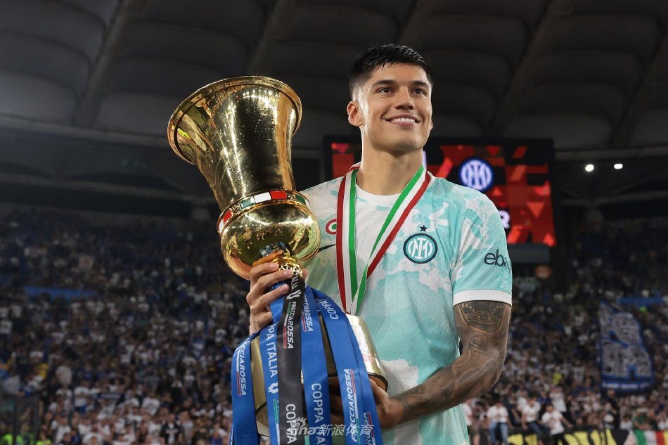 在攻防两端 在攻防两端